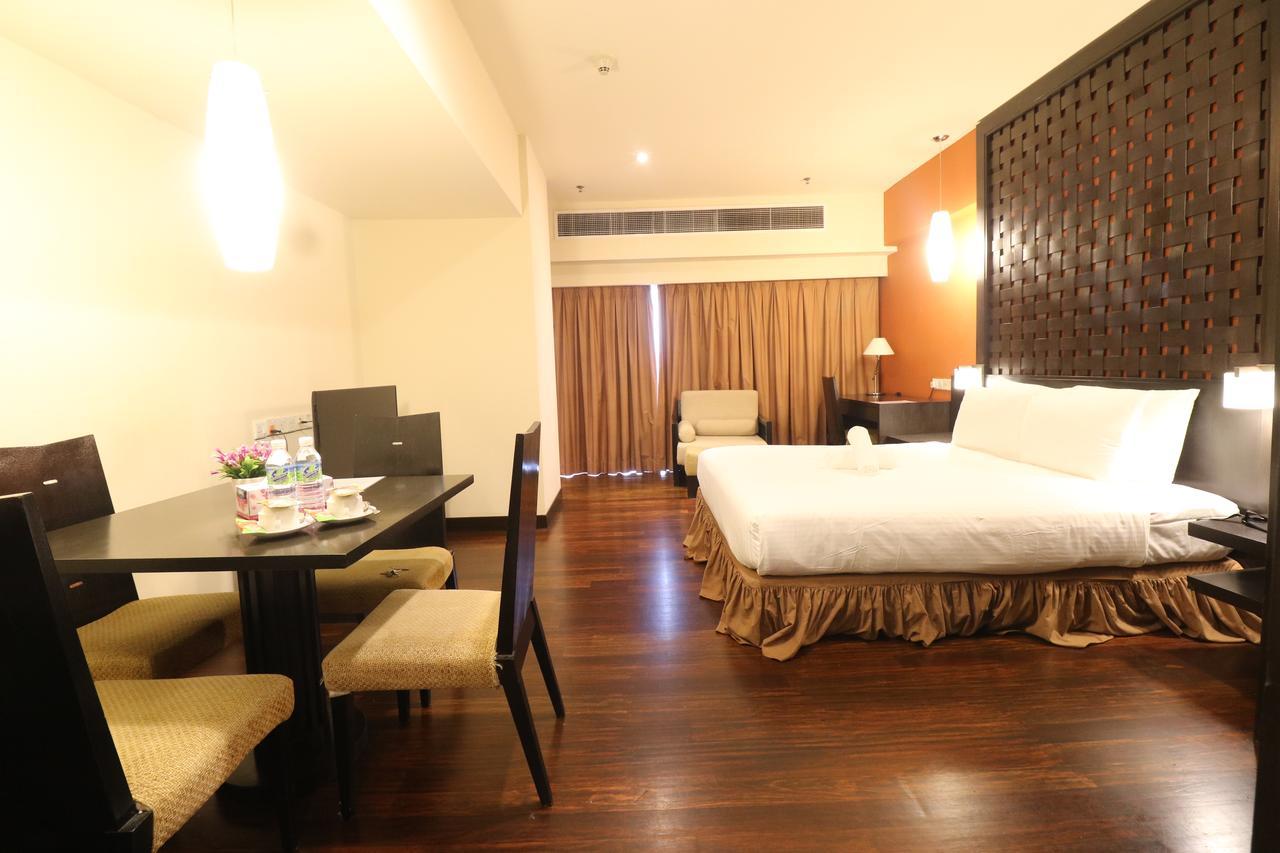 Millennium Suite At Pyramid Tower Petaling Jaya Ngoại thất bức ảnh
