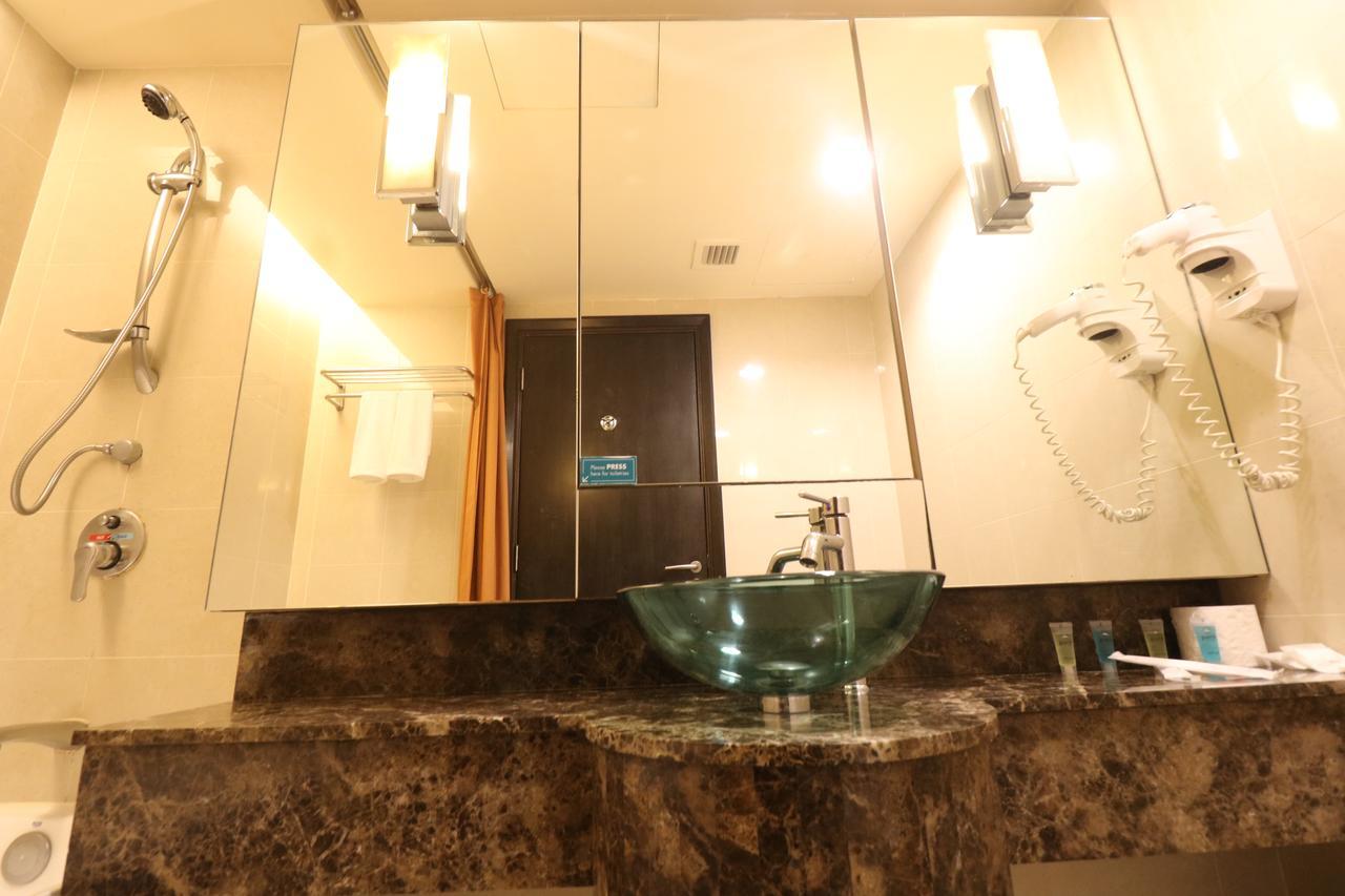 Millennium Suite At Pyramid Tower Petaling Jaya Ngoại thất bức ảnh