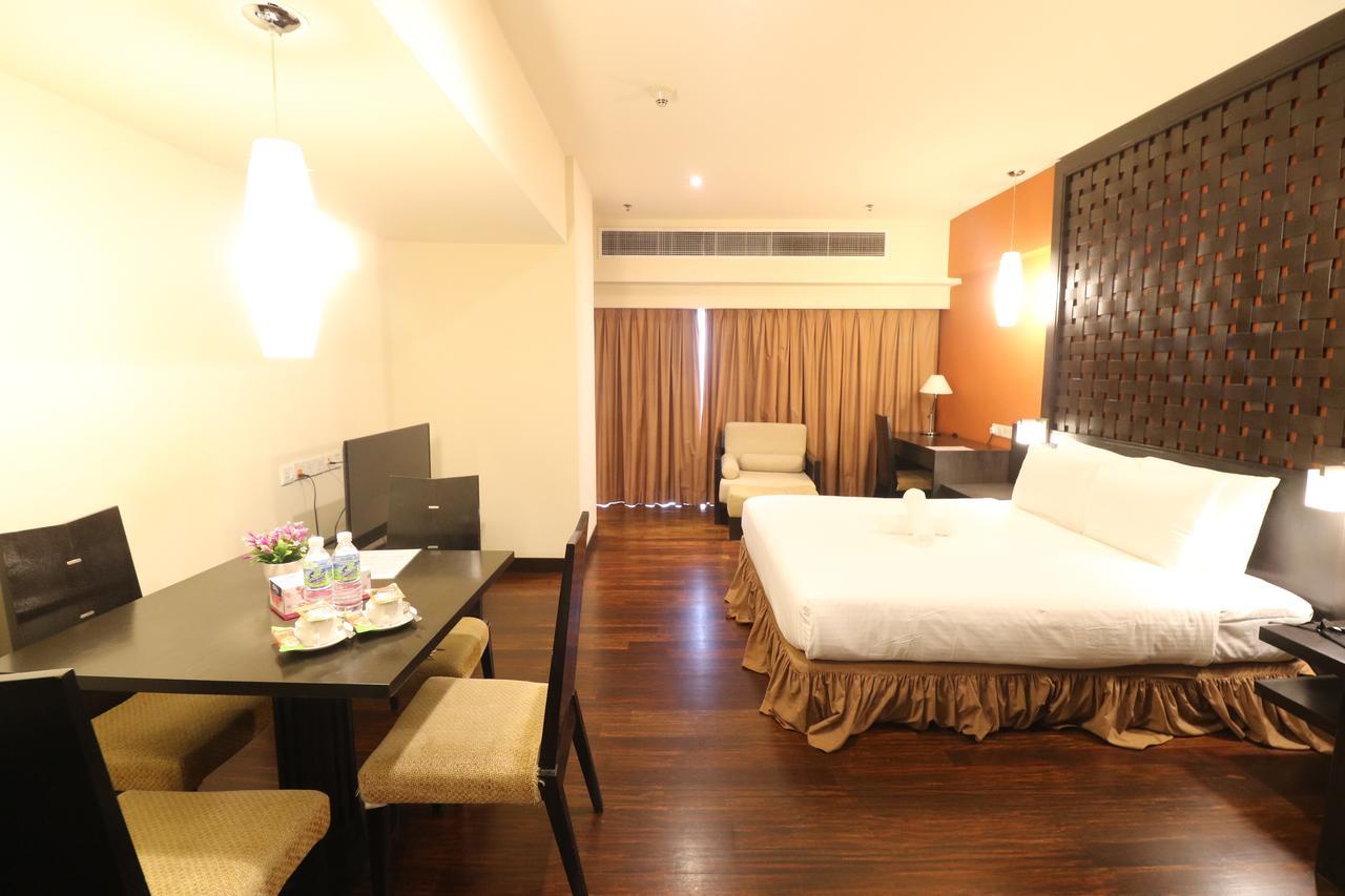 Millennium Suite At Pyramid Tower Petaling Jaya Ngoại thất bức ảnh