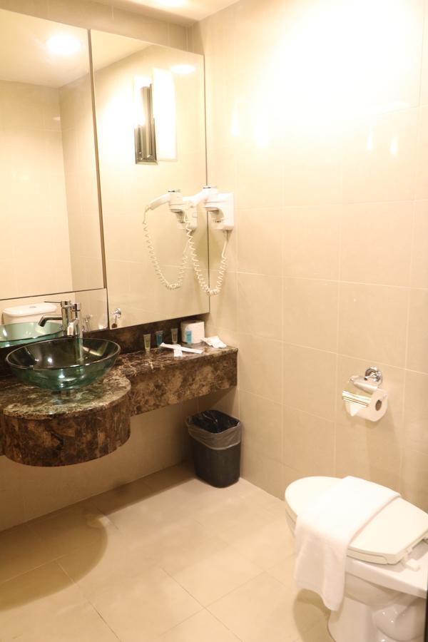 Millennium Suite At Pyramid Tower Petaling Jaya Ngoại thất bức ảnh