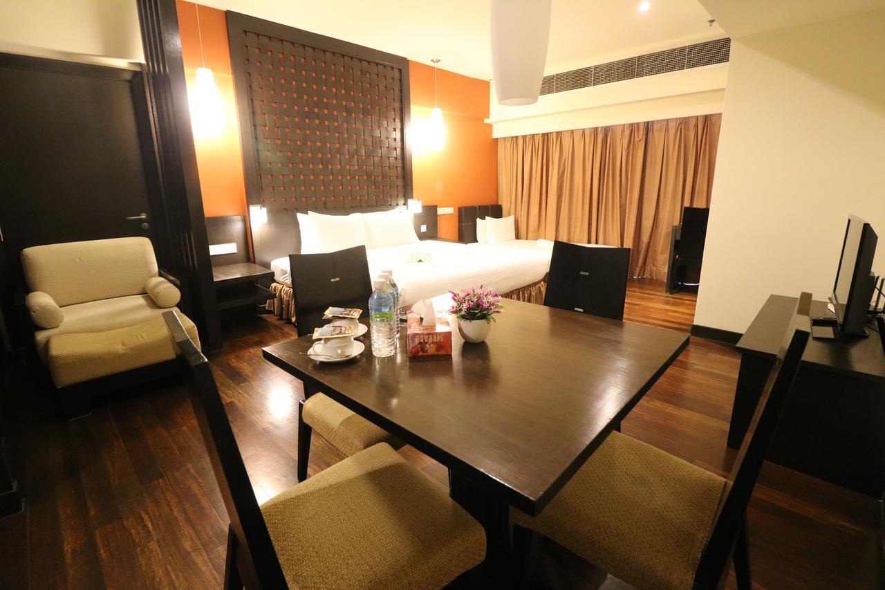 Millennium Suite At Pyramid Tower Petaling Jaya Ngoại thất bức ảnh